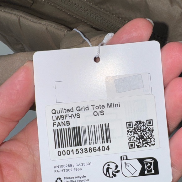 Lululemon Quilted Grid Tote Bag mini 5L in Fawn Brown - Picture 2 of 5